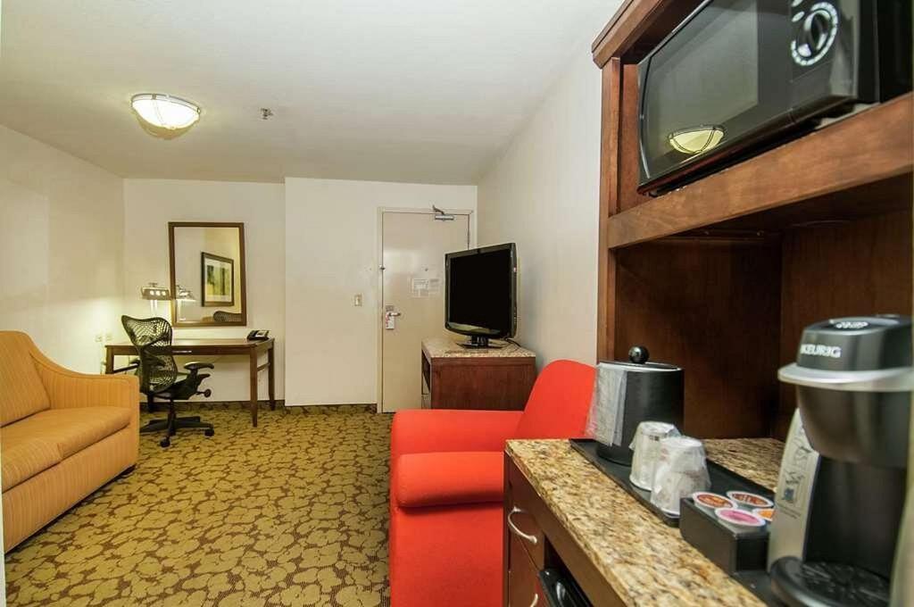 Wyndham Garden New Orleans Airport Hotel Kenner Exterior photo